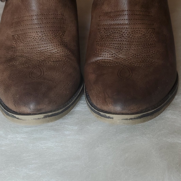 MIA Cowgirl Ankle Boots - Picture 9 of 10